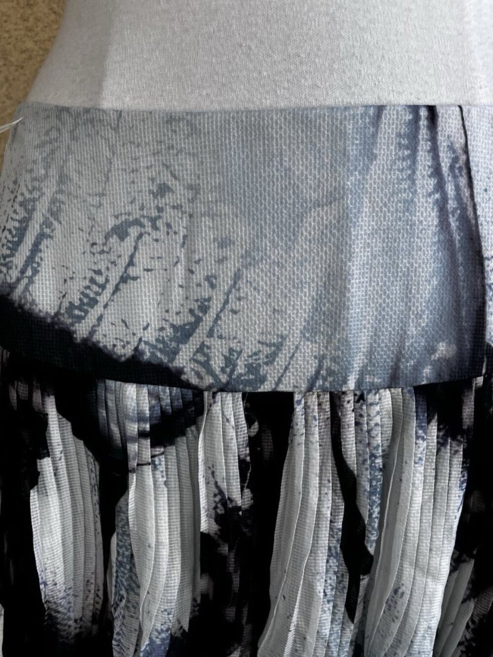 Katharine Kidd Silk Pleated Midi Skirt NWT $325 Sz 10 Executive Art‑Print Luxe - Picture 3 of 11